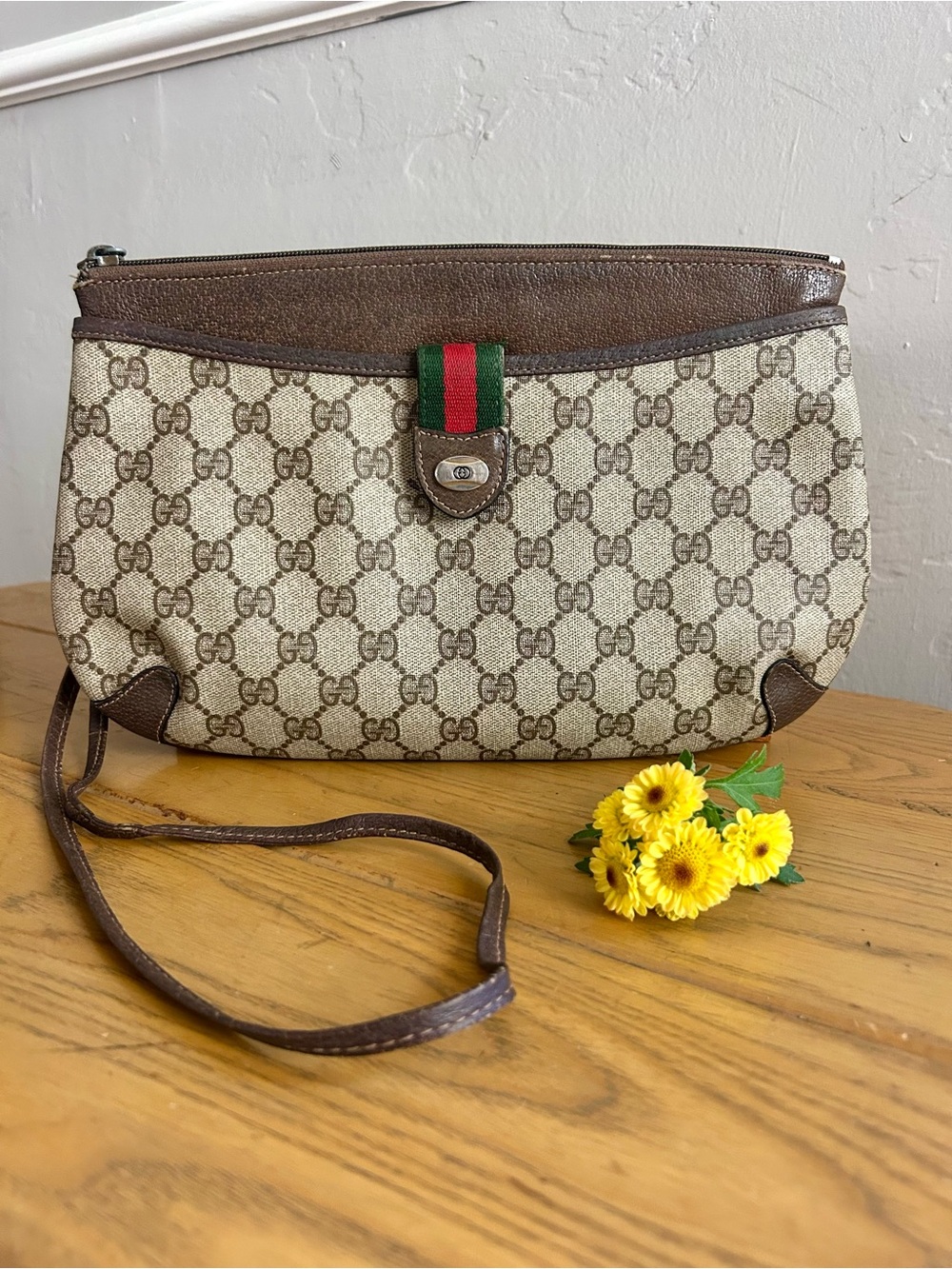 Gucci Beige Brown Vintage Authentic Crossbody with Green-Red Web